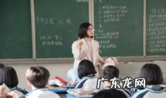 千呼万唤始出来犹抱琵琶半遮面翻译 千呼万唤始出来犹抱琵琶半遮面翻译相似句子