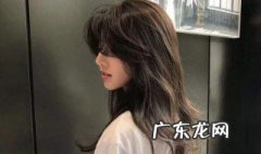 怎么让头发蓬松不贴头皮 怎么让头发蓬松