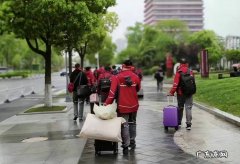 在京东做快递员,每天需要做哪些工作？看看他们怎么说