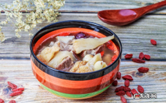 骨头汤、虾皮并不补钙！真正补钙的是这3种食物，中老年人放心吃