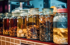 再三提醒：4类中药别拿来当补品，可能损害肝肾，药酒变“毒酒”