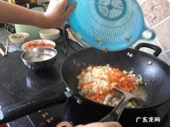 什么油最不健康？是大豆油吗？医生劝告：这4种油尽量少吃或不吃