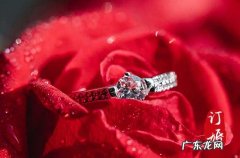 结婚婚纱是买还是租 合理控制婚礼预算