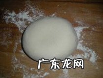 豌豆炸酱面家常做法
