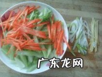 芹菜炒木耳的做法