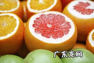 柚子里面长黄胶能吃吗 柚子里面的有金黄胶状物
