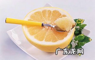 柚子里面长黄胶能吃吗 柚子里面的有金黄胶状物