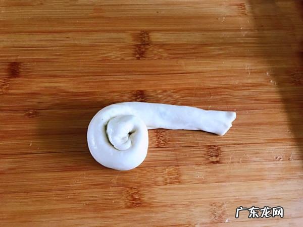 葱油饼怎么做又脆又香,葱油饼怎么做简单又好吃