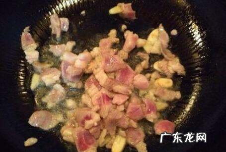 圆头小蘑菇怎么炒着好吃,圆菇怎么炒好吃又简单