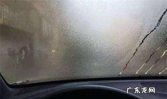 冬天起雾开什么循环,车雨天车内起雾开什么循环