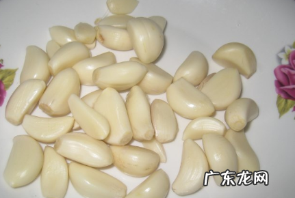 咸蒜怎么腌制好吃用酱油腌,如何腌制咸蒜瓣