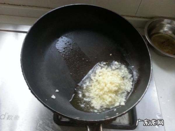 蒜蓉扇贝怎么做,蒜蓉粉丝蒸虾怎么做好吃又简单