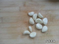 蒜蓉扇贝怎么做,蒜蓉粉丝蒸虾怎么做好吃又简单