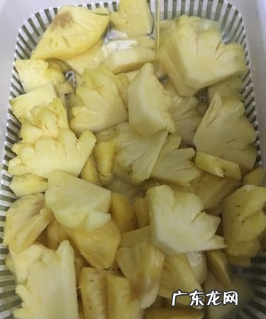 凤梨用怎么清洗,买回来的水果凤梨用不用浸泡盐水
