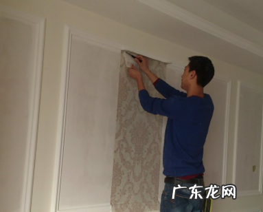 自粘墙纸可以用糯米胶,自粘墙纸残留的胶水怎么去除