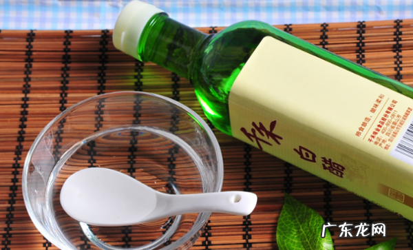 门上塑料薄膜老化怎么弄掉,门上的保护膜老化了怎么清除
