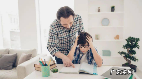 孩子写作业时家长要怎么做,孩子做作业拖拉磨蹭注意力不集中怎么办