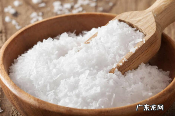 小苏打白醋洗衣服去黄,去黄汗渍最好的方法