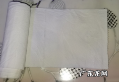 卫生纸怎么叠成卫生巾,用卫生纸做卫生巾的步骤如下