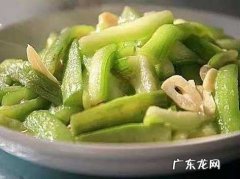 丝瓜煮出来是黑的能吃,为什么秋天的丝瓜煮出来都是黑黑的