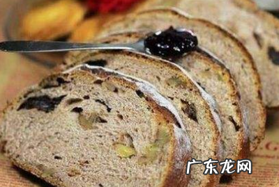 和面放酵母起什么作用,酵母在面包中的作用