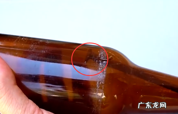 酒瓶底部怎么打孔,没有工具玻璃打孔方法是什么