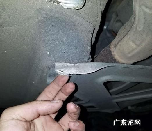 翘边什么意思,服装中的撬边和拷边分别是什么意思