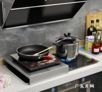 不锈钢盆可以放煤气灶上,不锈钢汤勺可以直接放在煤气炉上加热