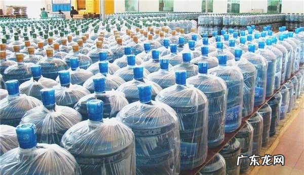 大桶纯净水打开多久不能喝了,桶装水打开了一个月还能喝