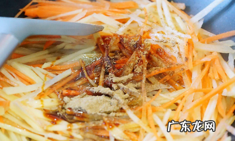 土豆丝卷饼怎么做又软又好吃,土豆丝卷饼怎样做好吃