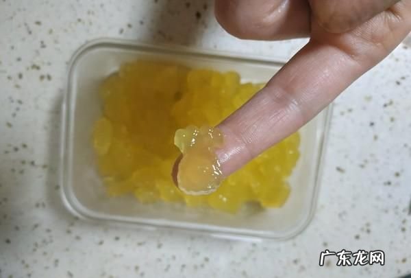 qq糖的明胶是什么做的,qq糖是用猪皮做的
