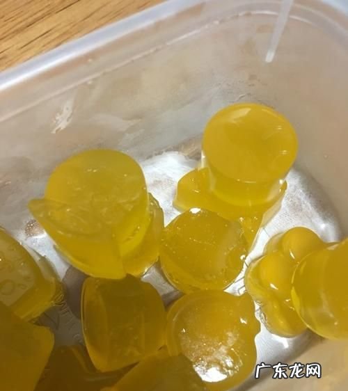 qq糖的明胶是什么做的,qq糖是用猪皮做的