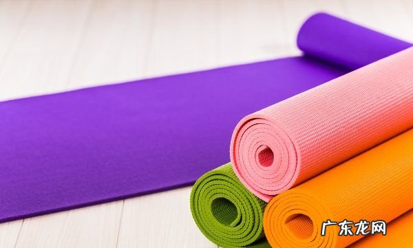瑜伽垫可以睡觉用,瑜伽垫和爬行垫哪个实用