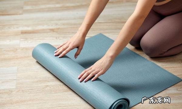 瑜伽垫可以睡觉用,瑜伽垫和爬行垫哪个实用