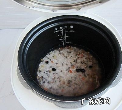 高压锅蒸米饭多长时间一般几分钟,高压锅压米饭一般几分钟关火