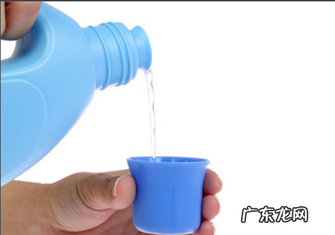 漂白衣服变红怎么回事,漂白液衣服变红色为什么