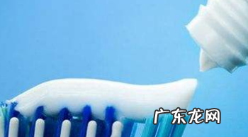 碳素笔字迹怎么去除衣服上,衣服弄上黑色碳素笔油怎么办