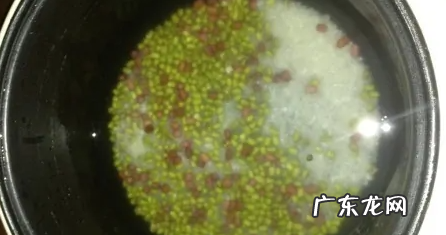电饭锅煮绿豆汤,用电饭煲煮绿豆汤的正确方法窍门