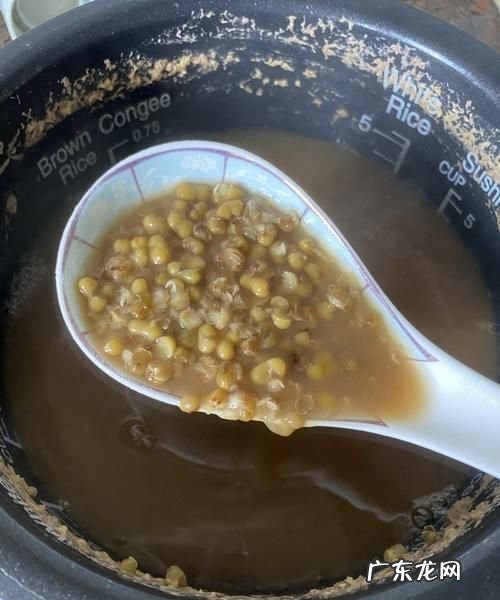 电饭锅煮绿豆汤,用电饭煲煮绿豆汤的正确方法窍门