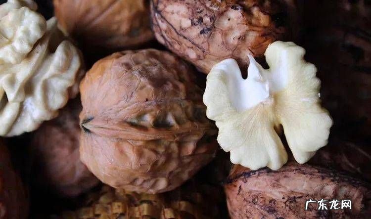 青核桃可以直接吃,核桃须须的食用方法
