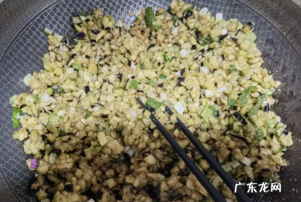 素茄子饺子馅怎么调好吃,茄子素馅饺子怎么调馅好吃的窍门