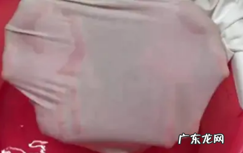 衣服上的葡萄汁怎么洗掉,葡萄汁弄衣服上怎么办