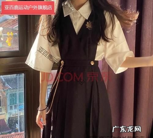 Jk制服裙怎么叠放行李箱,行李箱收纳衣服怎么样折叠收纳的多