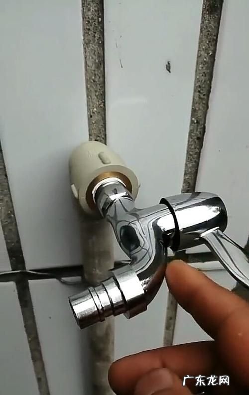 水龙头丝扣断在管里啦有啥好法子,自来水龙头的螺丝部分断在管道里了怎么办