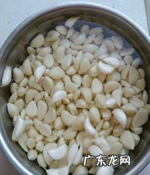 咸蒜怎么腌制好吃用酱油腌,用酱油腌豆角的步骤
