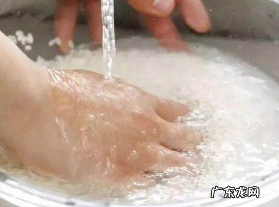 白色绒毛外套染色怎么清洗,毛外套染上颜色了怎么办