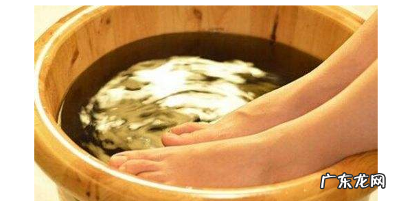 泡脚水可以加生水,泡脚一定要开水放凉