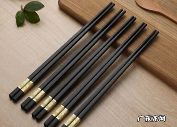 夏天筷子发霉怎么办,筷子发霉了怎么消毒