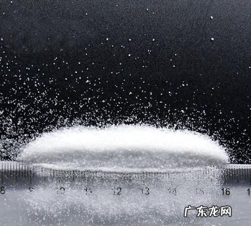 人工盐的作用和用途,人工盐加热可以敷脸上