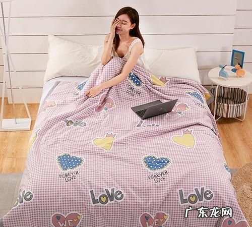 夏凉被能用洗衣机洗吗,夏凉被能用洗衣机洗 夏凉被可以用洗衣机洗